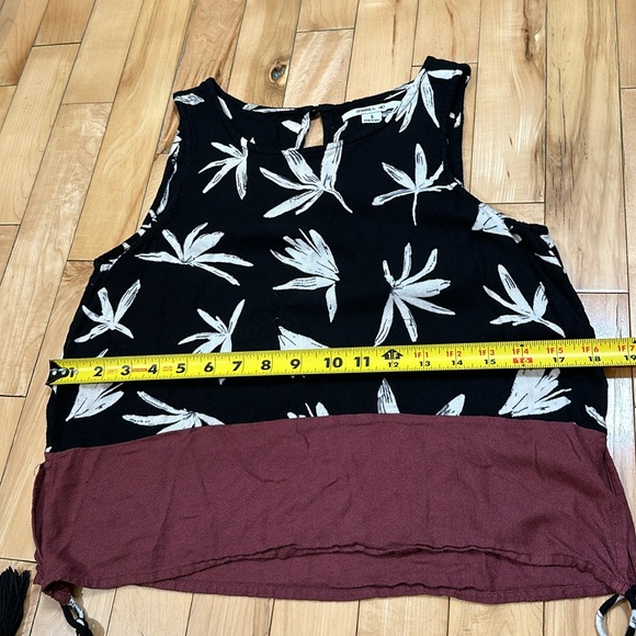 O’Neill Tank Top - Picture 6 of 7